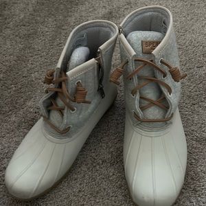 Sperry duck boots in white